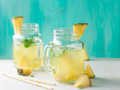 Agua de piña para perder hasta 5 kg saludablemente